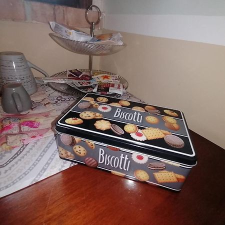 Casale Cavatella Bed & Breakfast Sermoneta Exterior foto