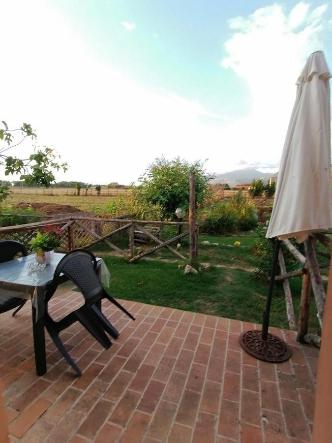 Casale Cavatella Bed & Breakfast Sermoneta Exterior foto