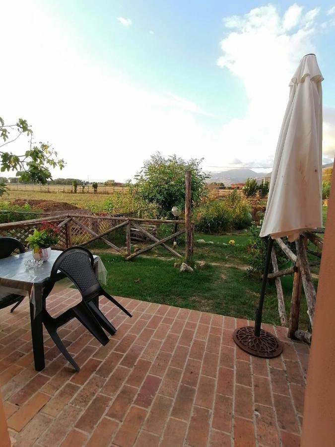 Casale Cavatella Bed & Breakfast Sermoneta Exterior foto