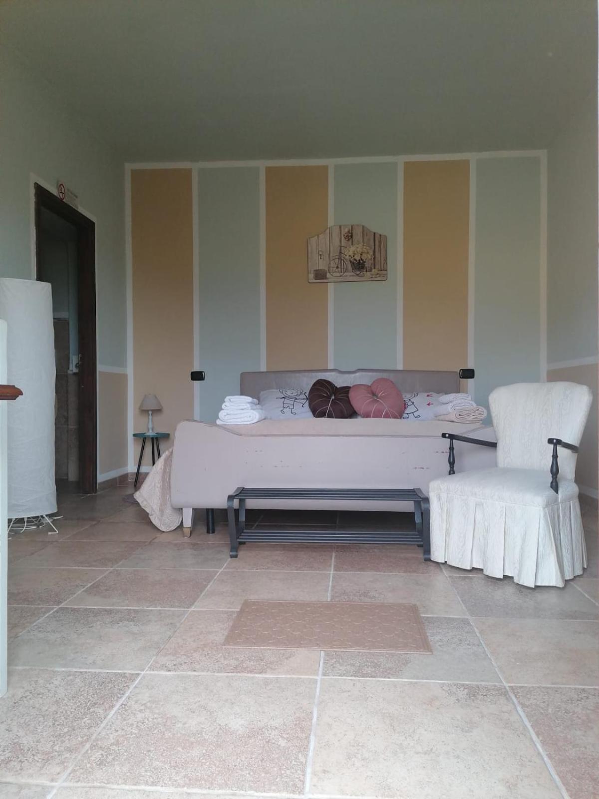 Casale Cavatella Bed & Breakfast Sermoneta Exterior foto