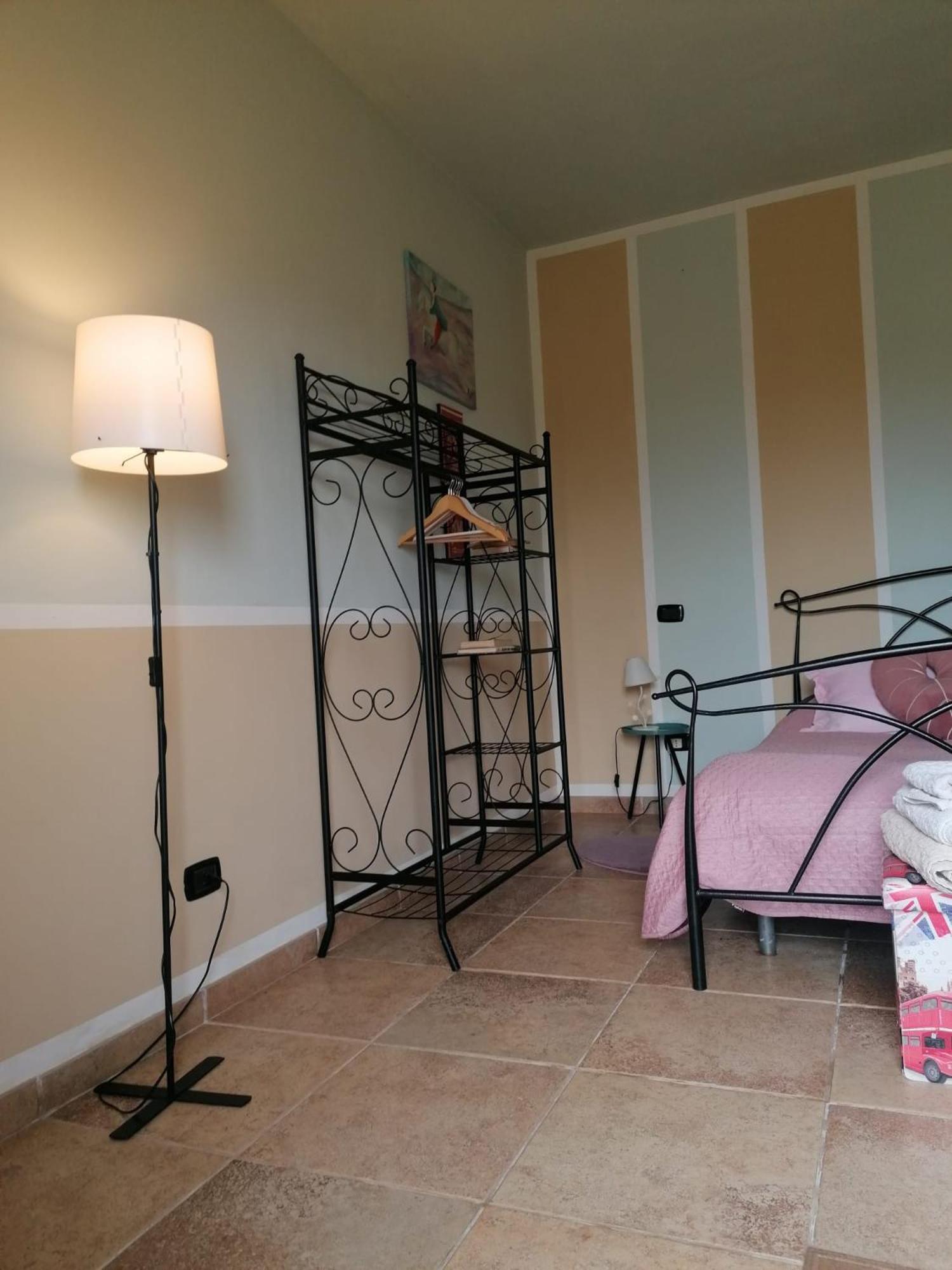 Casale Cavatella Bed & Breakfast Sermoneta Exterior foto