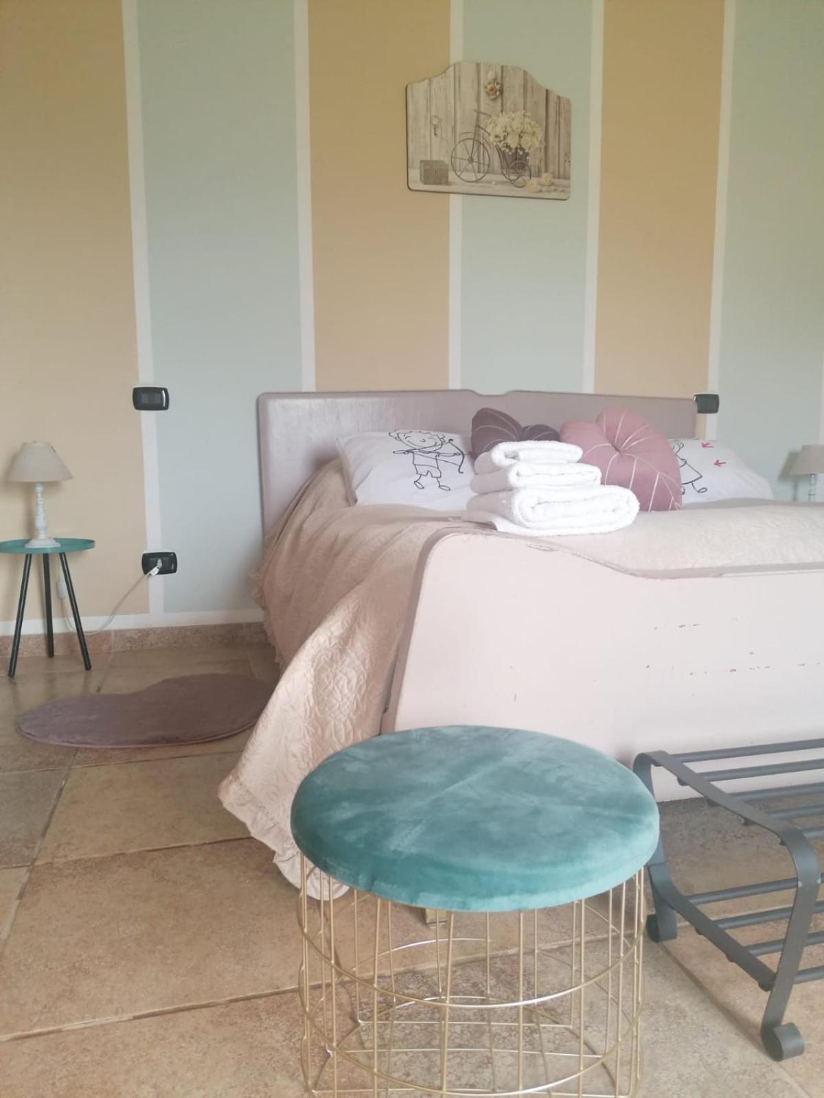 Casale Cavatella Bed & Breakfast Sermoneta Exterior foto
