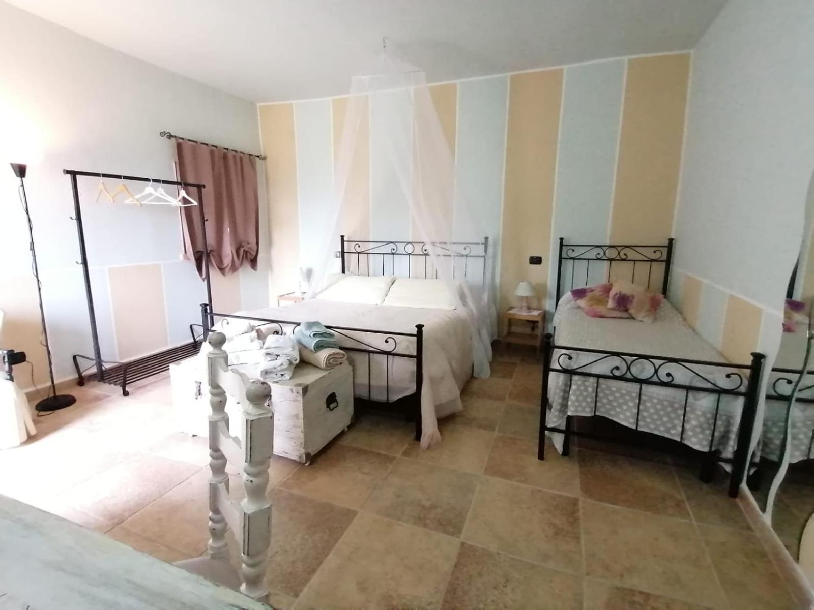 Casale Cavatella Bed & Breakfast Sermoneta Exterior foto