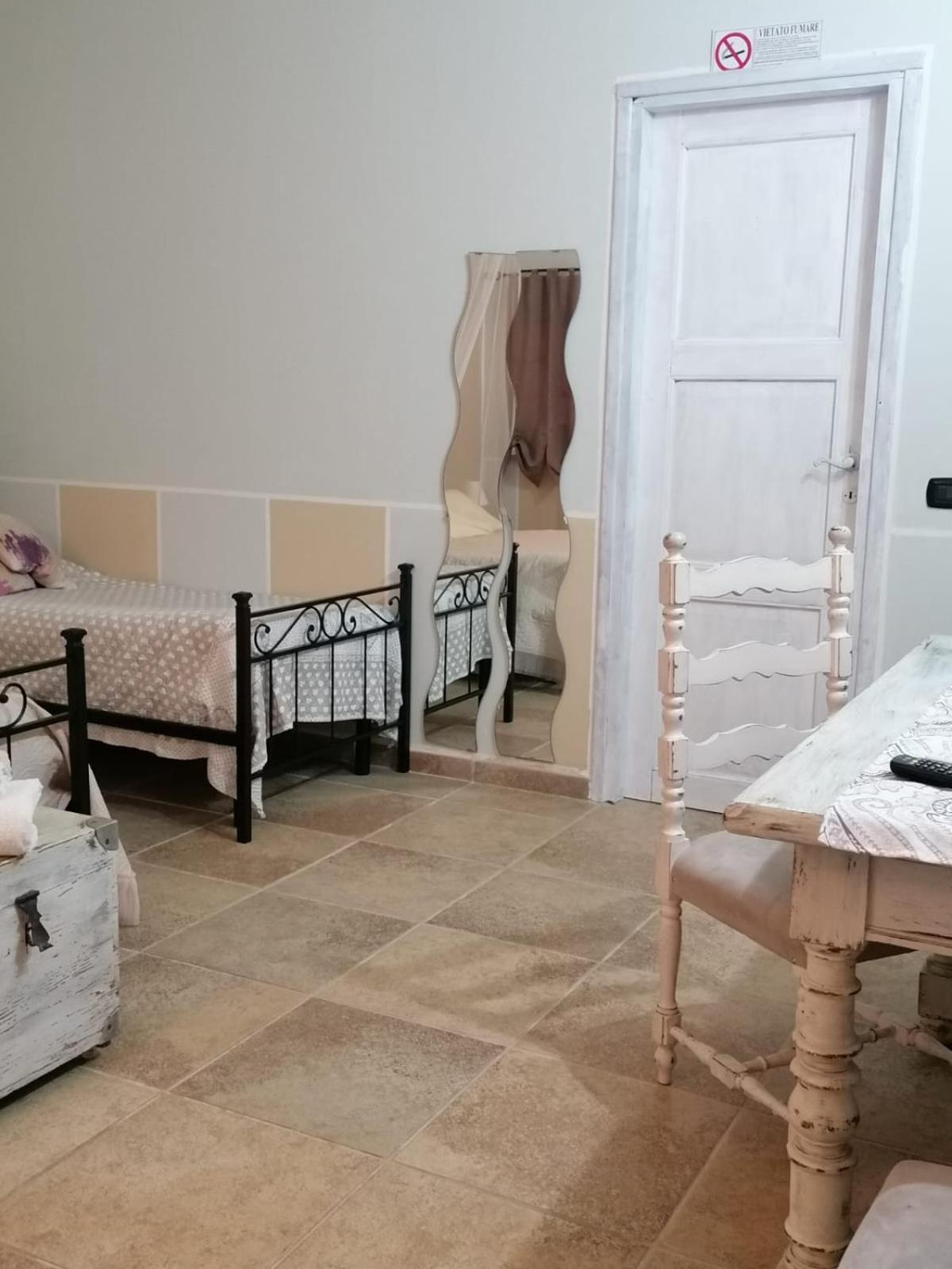 Casale Cavatella Bed & Breakfast Sermoneta Exterior foto