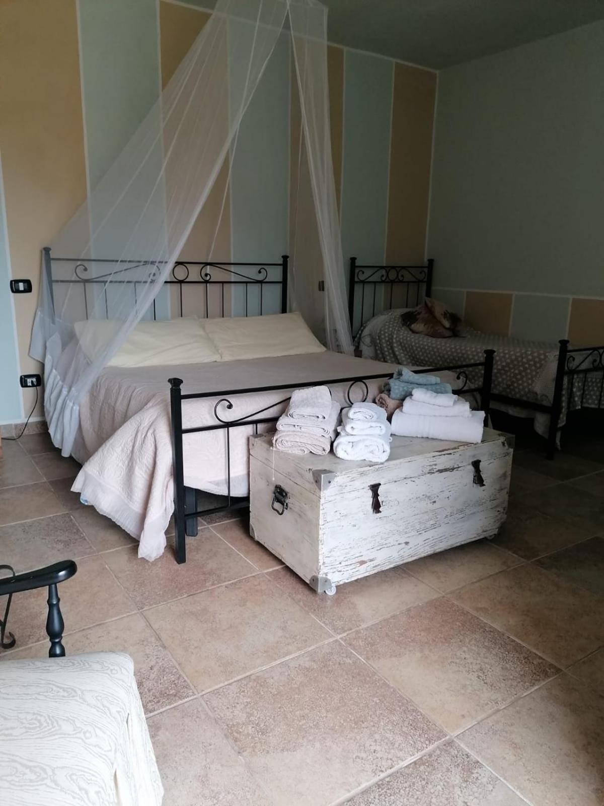 Casale Cavatella Bed & Breakfast Sermoneta Exterior foto